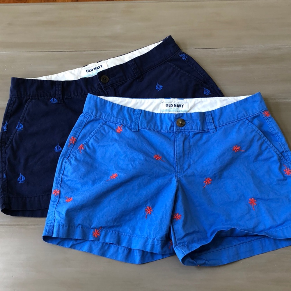 Fun print 2 short bundle. Size 2